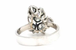 Bague années 70 en or blanc et diamants