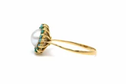 Bague Années 70 en or jaune 18 carats sertie d'une perle et de turquoises