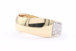 Bague Années 70 en or jaune sertie de rubis et de diamants