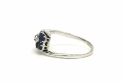 Bague Années 50 en platine sertie de saphirs et de diamants