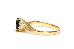 Bague Années 70 or jaune saphir diamants