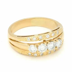 Bague anniversaire en or jaune et diamants