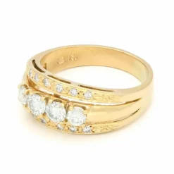 Bague anniversaire en or jaune et diamants