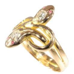 Bague antique à double serpent avec diamants et rubis des années 1900