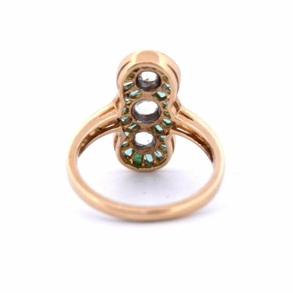 BAGUE ANTIQUE - OR JAUNE - DIAMANTS ET ÉMERAUDES