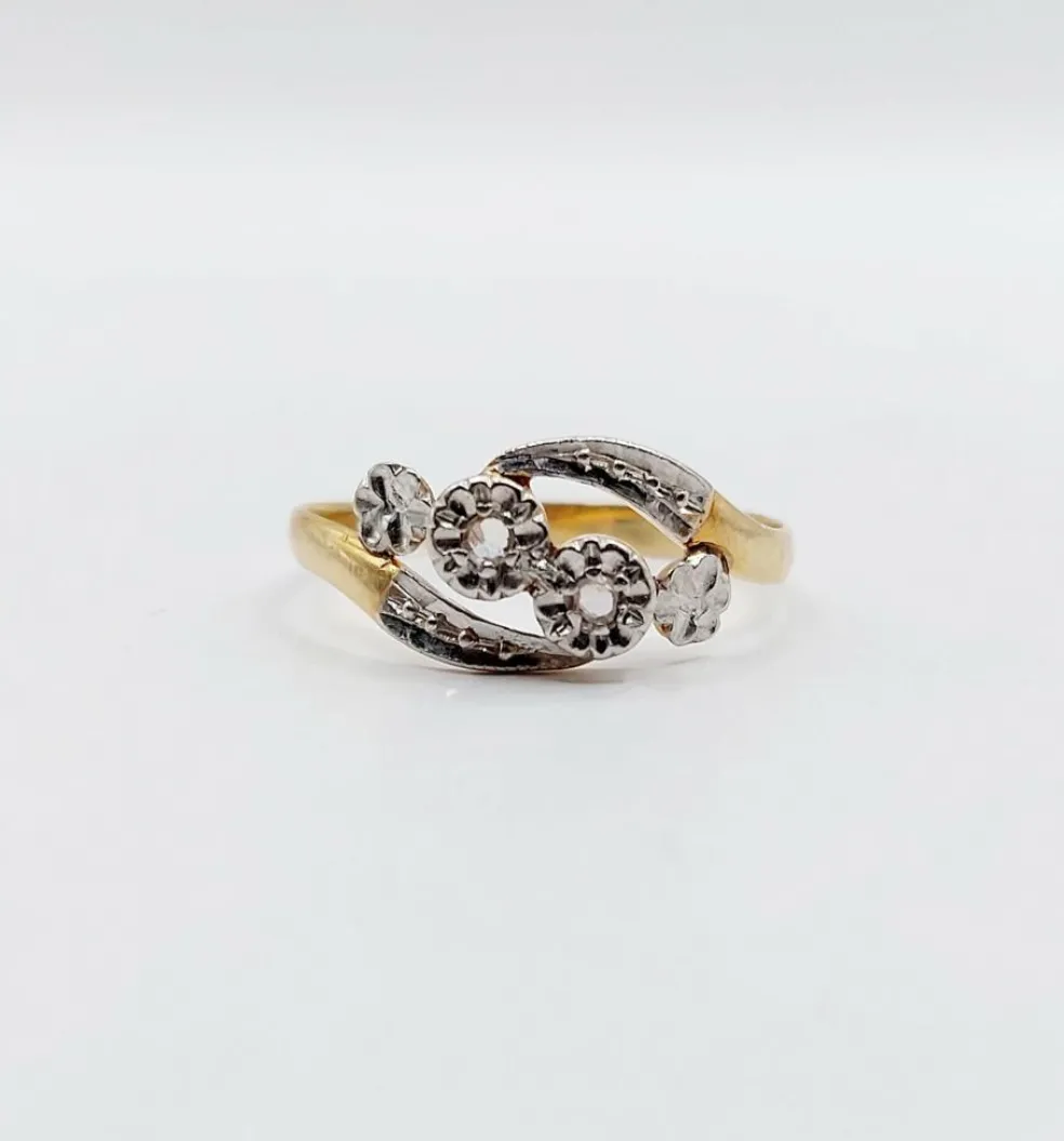 Bague antique or jaune diamant taille roses et monture à enroulement (circa 1900)