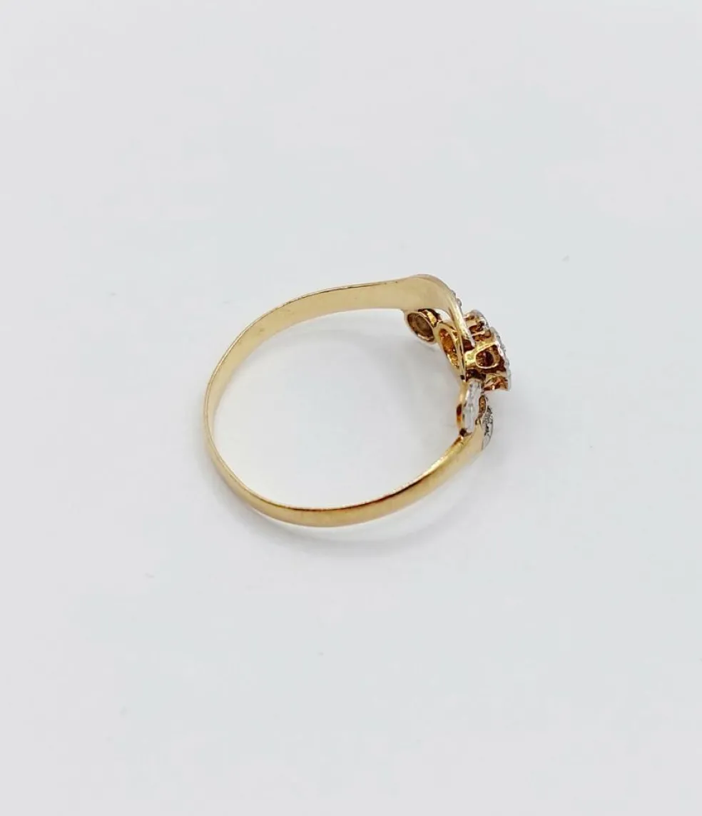 Bague antique or jaune diamant taille roses et monture à enroulement (circa 1900)