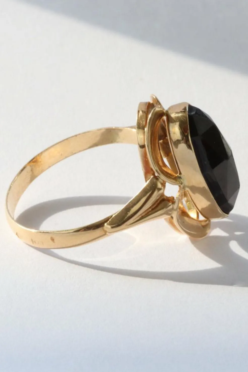 Bague antique Or jaune Grenat