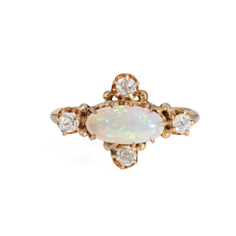 Bague antique victorienne en or jaune 14 carats avec opale et diamant