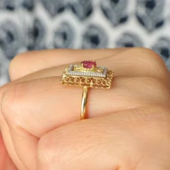 Bague Arabesques or jaune, rubis