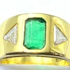 Bague arrondie émeraude en or jaune