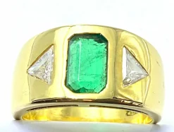 Bague arrondie émeraude en or jaune