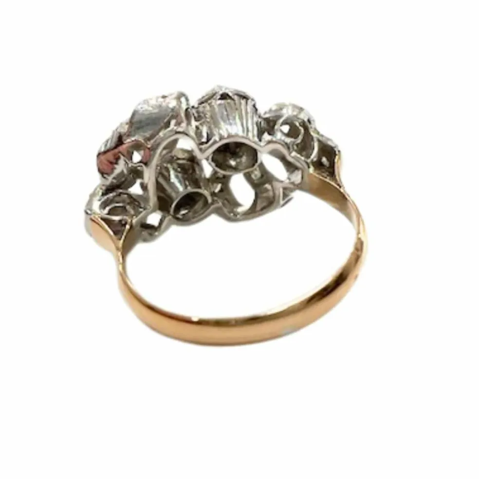 Bague Art Déco 1920-1930 or et platine avec diamants