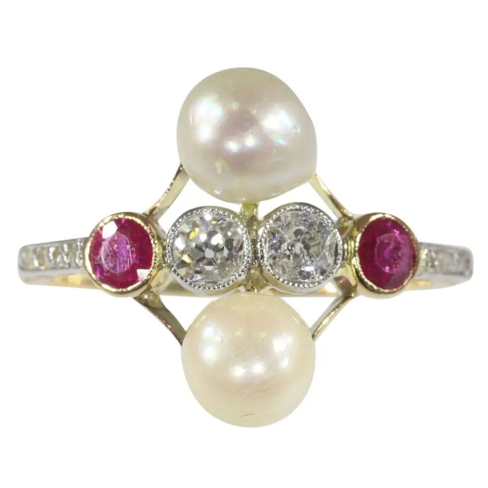 Bague Art Déco avec diamants, rubis et perles
