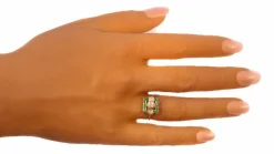 Bague Art Déco avec diamants et émeraudes