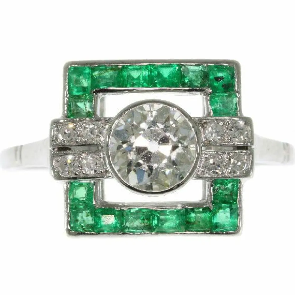 Bague Art Déco avec diamants et émeraudes