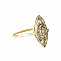 BAGUE ART DÉCO DES ANNÉES 1930 EN OR 18 KT ET PLATINE AVEC DIAMANTS