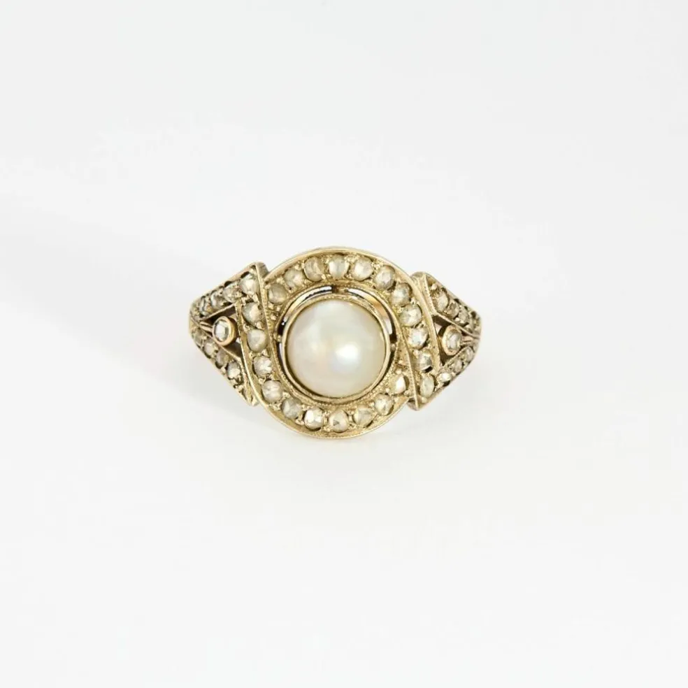 Bague Art déco, deux ors, perle bouton et diamants