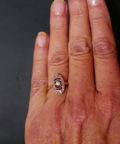Bague Art Déco Diamants Et Rubis Calibrés