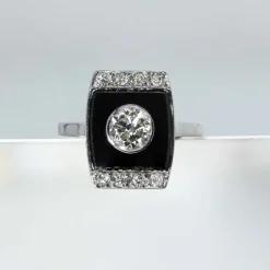 Bague Art Déco diamants et onyx
