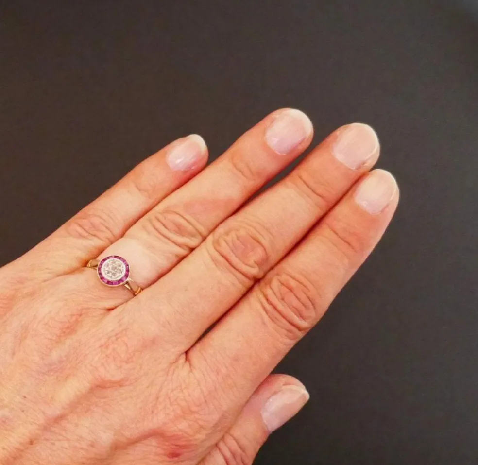 Bague Art Déco Diamants Et Rubis Calibrés, Or