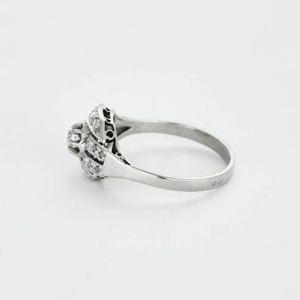Bague Art Déco diamants or blanc et platine