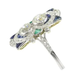 Bague Art Déco, diamants, saphirs et émeraudes