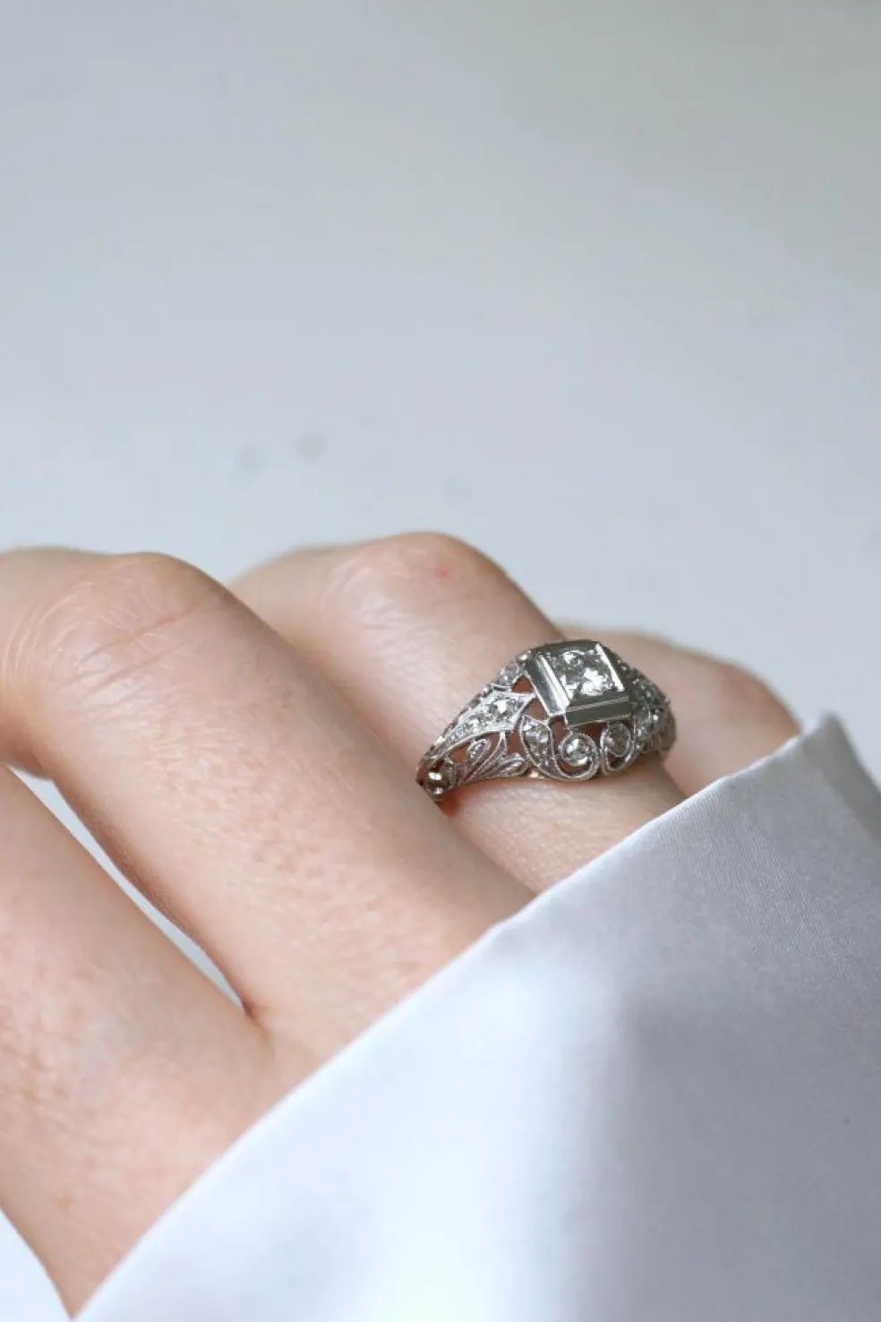 Bague Art Déco Dôme Ajouré Diamants