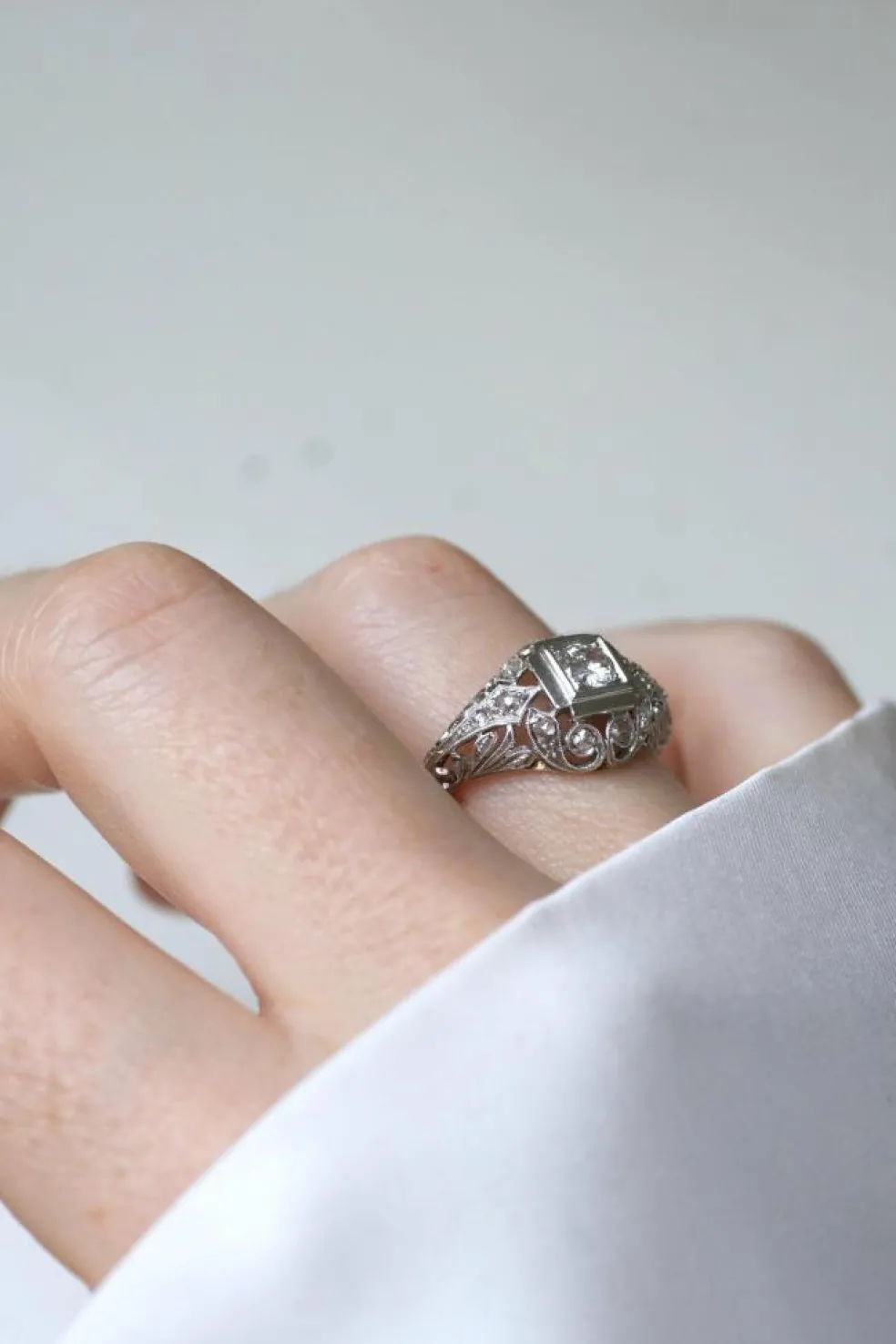 Bague Art Déco Dôme Ajouré Diamants