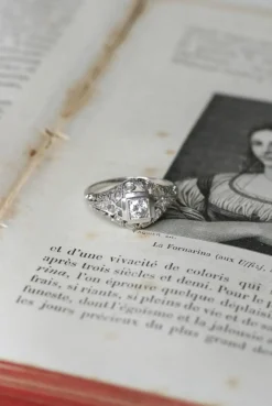 Bague Art Déco Dôme Ajouré Diamants