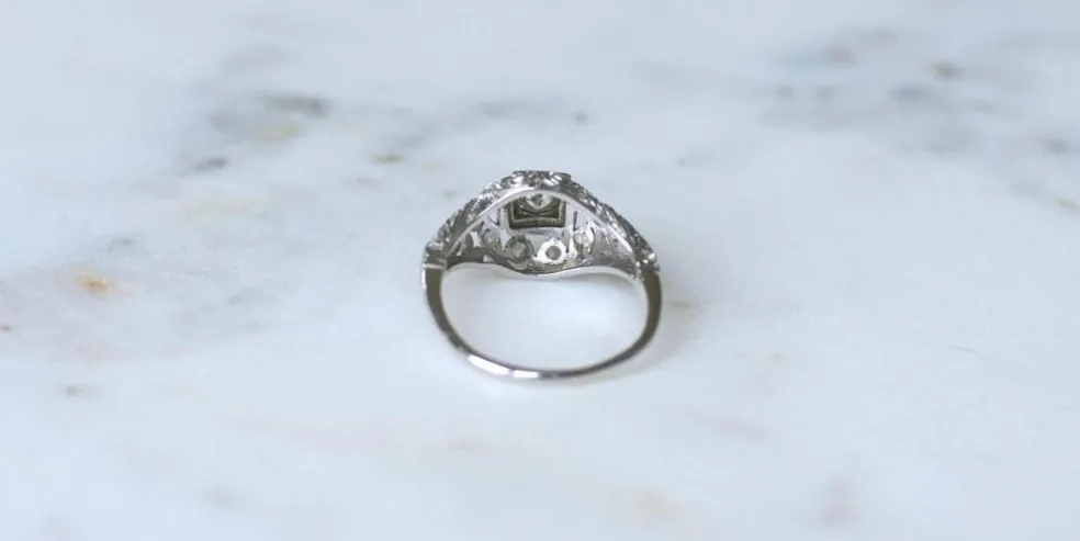 Bague Art Déco Dôme Ajouré Diamants