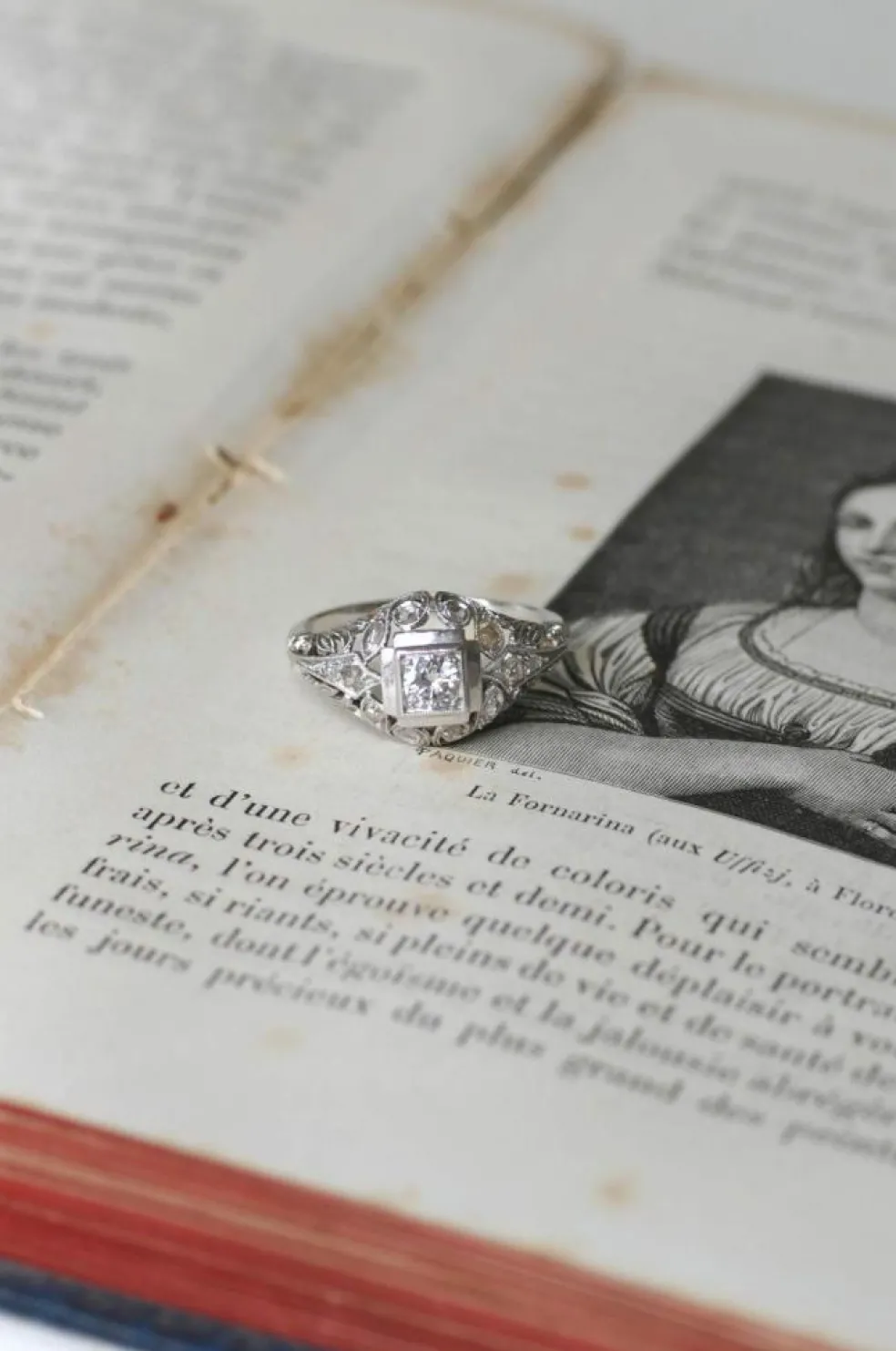 Bague Art Déco Dôme Ajouré Diamants