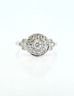 Bague art déco en or blanc et diamants