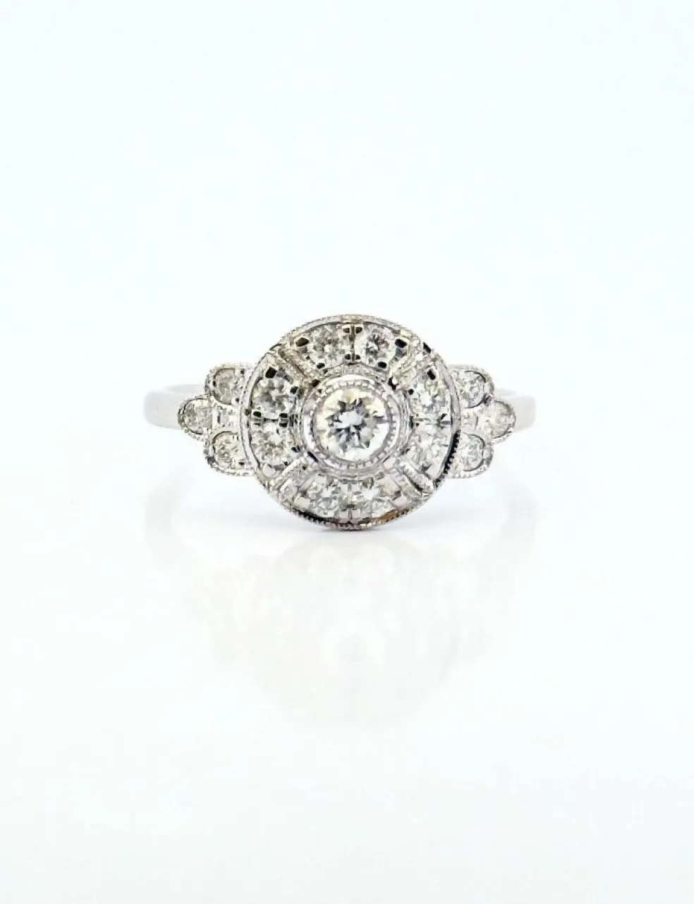 Bague art déco en or blanc et diamants