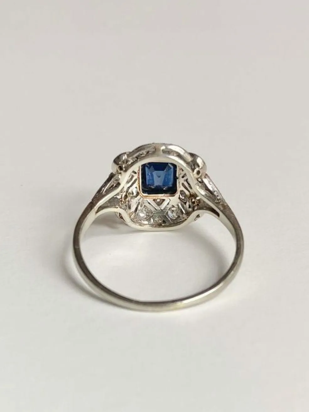 Bague Art Déco en or blanc et platine