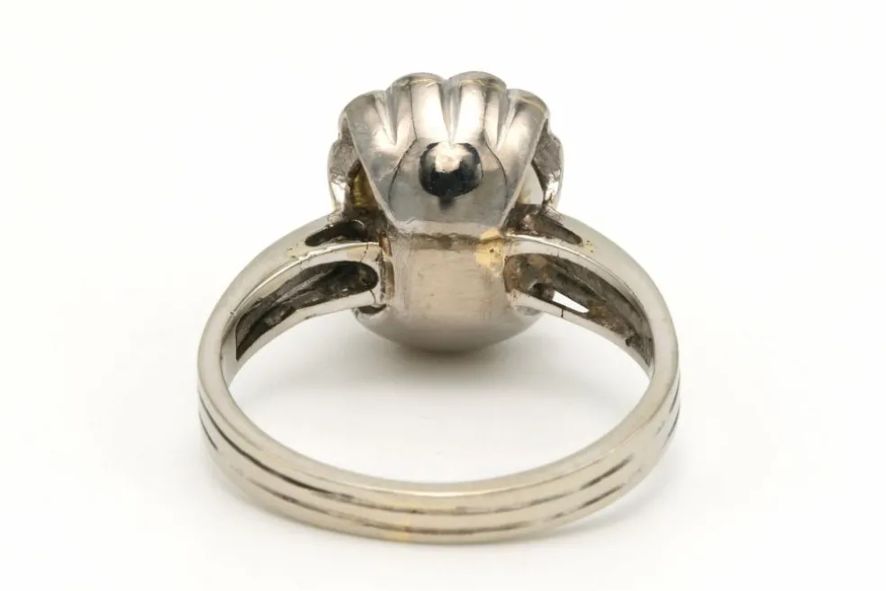 Bague Art Déco en or blanc 18 carats sertie d'une perle fine et de diamants