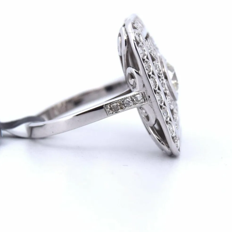 BAGUE ART DÉCO EN OR BLANC 18 KT ET DIAMANTS