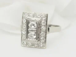 Bague Art Déco en or blanc et platine, diamants