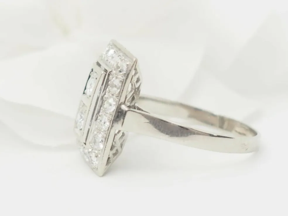 Bague Art Déco en or blanc et platine, diamants