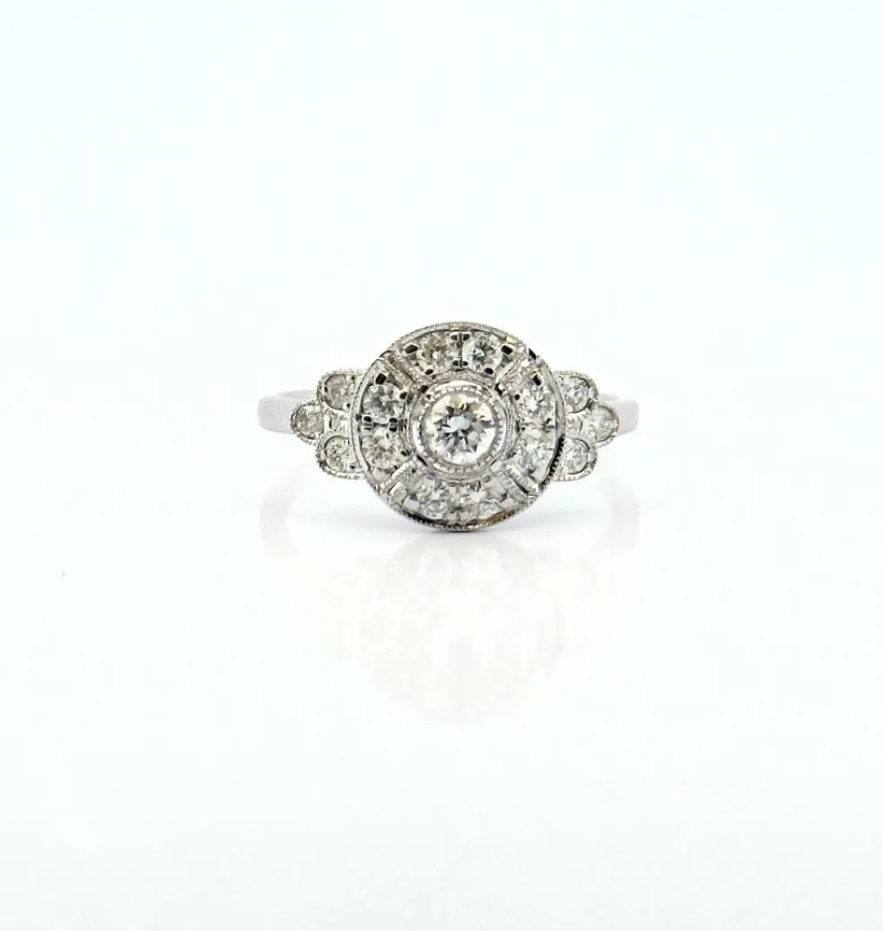 Bague art déco en or blanc et diamants