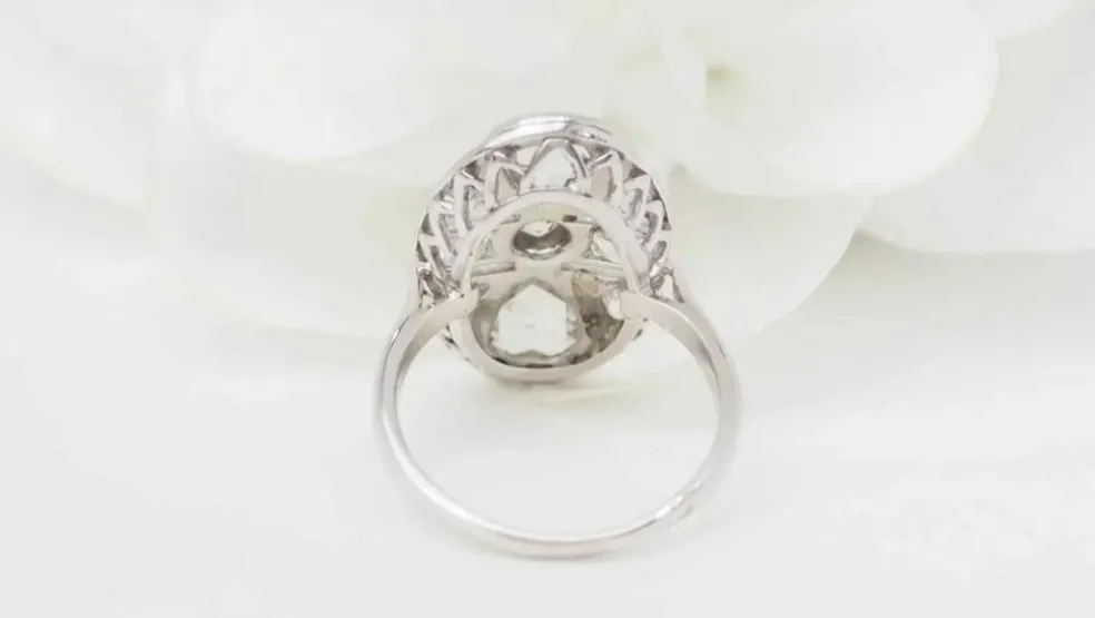 Bague art déco en or blanc et diamants