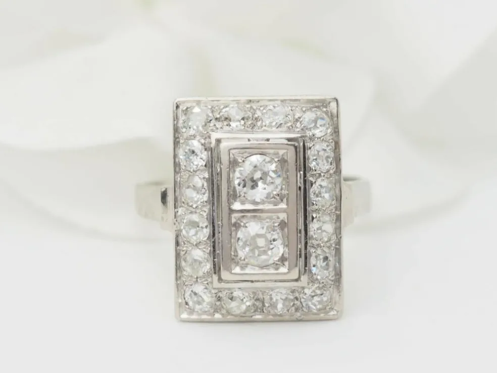 Bague Art Déco en or blanc et platine, diamants