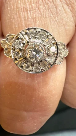 Bague art déco en or blanc et diamants