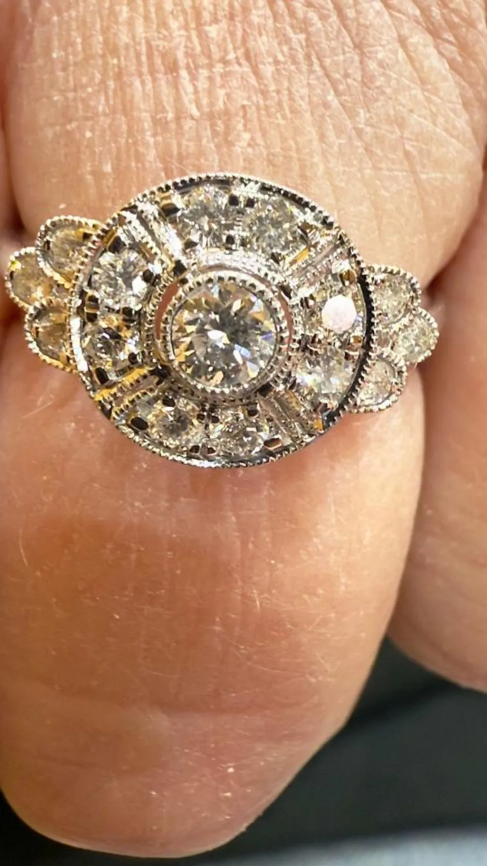 Bague art déco en or blanc et diamants