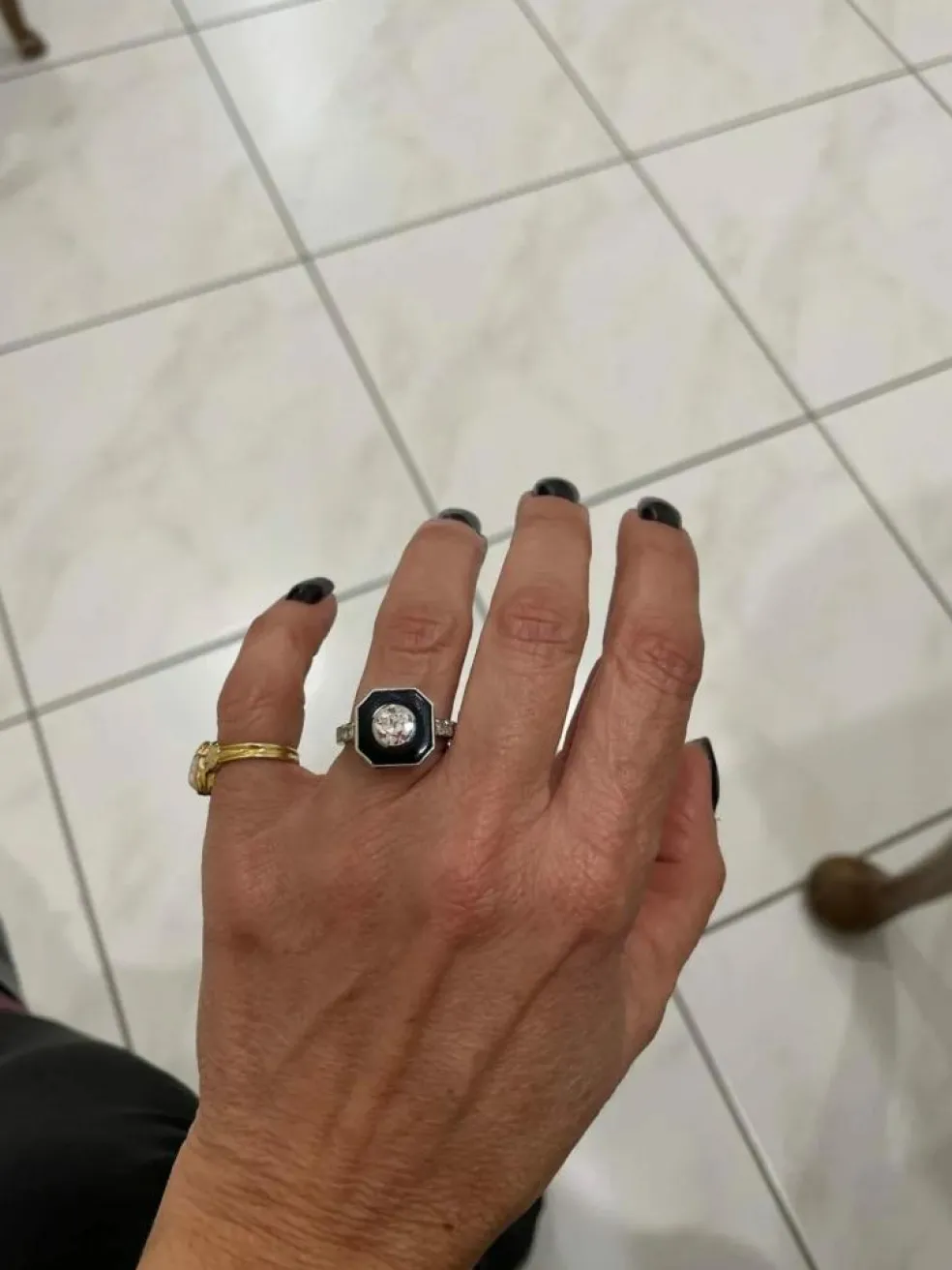 Bague Art Déco en or et diamants de 1,05 carat avec onyx