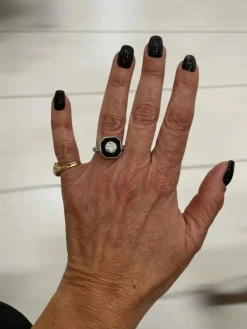Bague Art Déco en or et diamants de 1,05 carat avec onyx