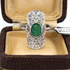 Bague Art Déco en or et émeraude