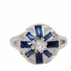 Bague Art Déco en or gris, saphirs baguettes et diamants