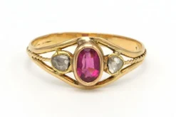 Bague Art Déco en or jaune sertie d'un cristal et de diamants