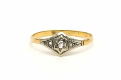 Bague Art Déco en or jaune et blanc 18 carats sertie de diamants